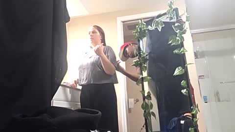 evanschris2048 online show from October 8, 2025, 1:14 am