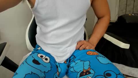 Snapshot of evanss_king chatting on November 14, 2025, 3:11 pm Mateo and Valerio online show from November 14, 2025, 3:11 pm