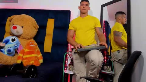 Snapshot of evansstorm01 chatting on October 17, 2025, 3:20 am online show from October 17, 2025, 3:20 am