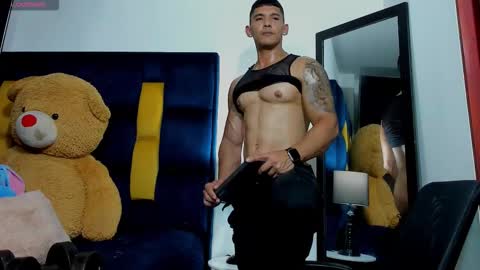 Snapshot of evansstorm01 chatting on October 22, 2025, 4:35 am online show from October 22, 2025, 4:35 am