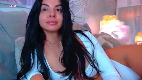 Snapshot of evareyss chatting on October 5, 2025, 11:19 am evareyss online show from October 5, 2025, 11:19 am