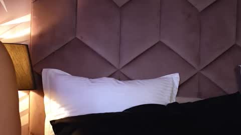 EvaRhea online show from October 22, 2025, 3:07 am