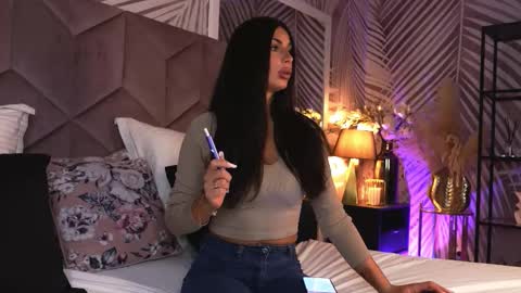 EvaRhea online show from March 25, 2026, 4:07 am