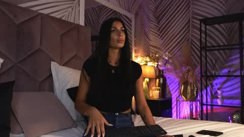 EvaRhea online show from April 5, 2026, 2:53 am