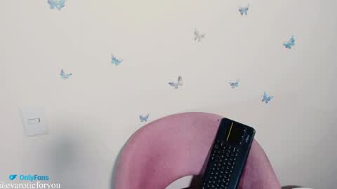 Eva online show from April 11, 2026, 11:09 pm