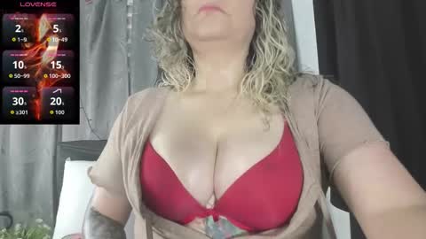 evasaenz online show from October 11, 2025, 12:32 am