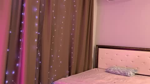 Eva online show from October 15, 2025, 7:14 pm