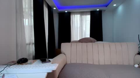  EVA LUNA online show from February 23, 2026, 4:04 pm