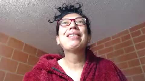 Snapshot of evatuya chatting on May 25, 2026, 10:38 pm eva55 online show from May 25, 2026, 10:38 pm