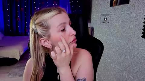 evavibe online show from February 9, 2026, 6:12 pm