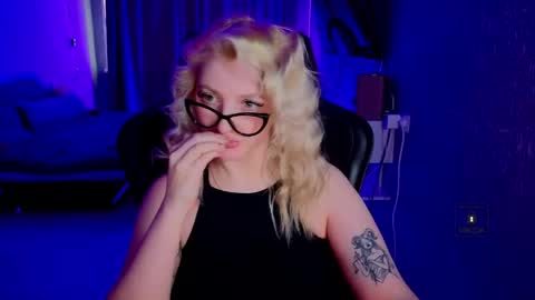 evavibe online show from April 13, 2026, 7:25 am