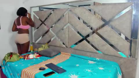 Eva And Emmanuel online show from November 2, 2025, 1:02 pm