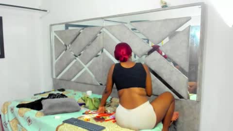 Eva And Emmanuel online show from November 8, 2025, 1:11 pm