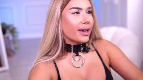 Snapshot of evazane chatting on October 22, 2025, 7:02 pm Eva online show from October 22, 2025, 7:02 pm