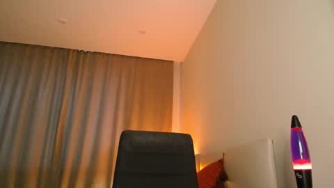 Eve  online show from December 4, 2025, 7:17 am