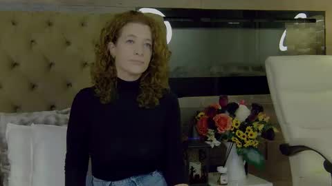 EveHamilton online show from November 1, 2025, 6:43 pm