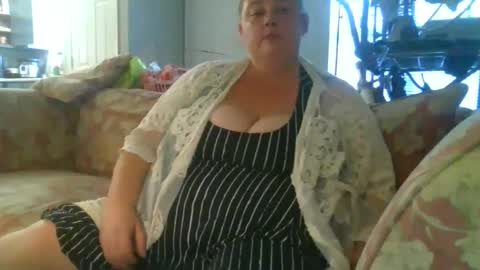 Snapshot of evehaspowers chatting on October 9, 2025, 10:52 pm Eve online show from October 9, 2025, 10:52 pm