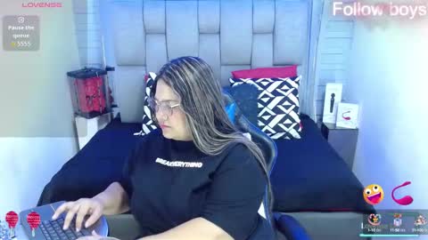 Snapshot of evelin_zaens chatting on October 12, 2025, 4:22 am evelin zaens online show from October 12, 2025, 4:22 am