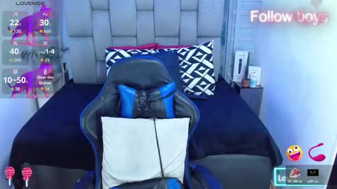 evelin zaens online show from December 15, 2025, 5:12 am