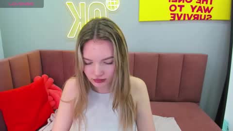 Eveline online show from September 23, 2025, 1:52 am