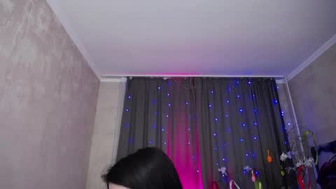 Evelin online show from April 9, 2026, 6:19 am