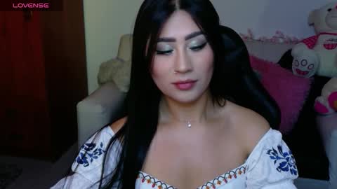 Evelyn online show from November 20, 2025, 4:12 am