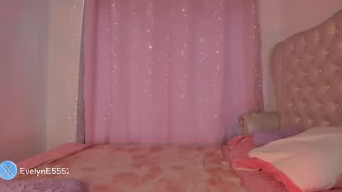 Snapshot of evelyn_evelyn chatting on February 11, 2025, 4:24 pm evelyn evelyn online show from February 11, 2025, 4:24 pm