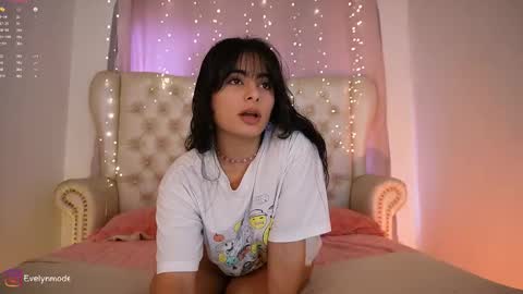 Snapshot of evelyn_evelyn chatting on February 23, 2026, 6:27 pm evelyn evelyn online show from February 23, 2026, 6:27 pm