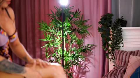 Evelyn online show from January 13, 2025, 8:04 pm