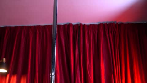 Evelyn online show from November 9, 2025, 7:34 pm