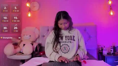   online show from October 25, 2025, 8:36 pm