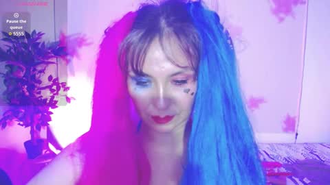 Juliana online show from October 5, 2025, 6:50 pm