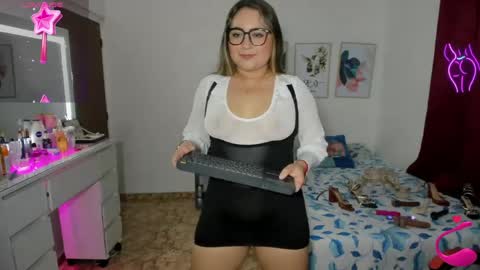Evelyn online show from June 1, 2026, 10:44 pm
