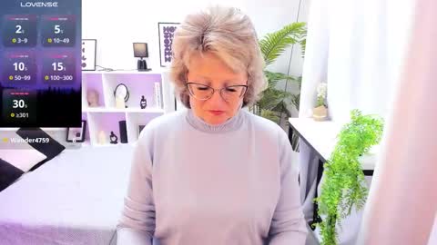 Snapshot of evelynblissful chatting on November 5, 2025, 5:29 am Evelyn online show from November 5, 2025, 5:29 am