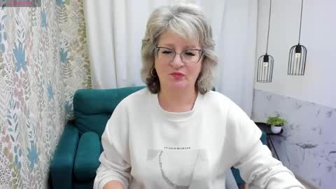 Evelyn online show from May 19, 2026, 5:03 am