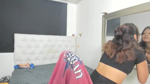 Evelyne online show from January 13, 2026, 4:07 am