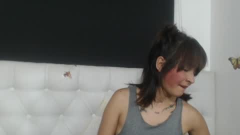 Evelyne online show from April 9, 2026, 6:19 am