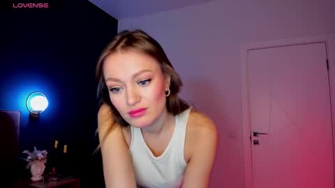 Evelyn online show from October 12, 2025, 1:37 am