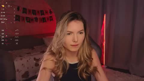Snapshot of evelynsin_ chatting on October 24, 2025, 11:06 am Evelyn online show from October 24, 2025, 11:06 am