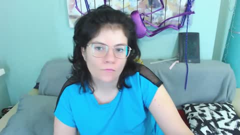 Everly online show from December 27, 2024, 6:42 pm