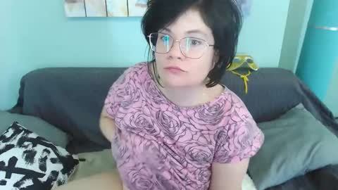 Everly online show from February 12, 2025, 2:10 pm