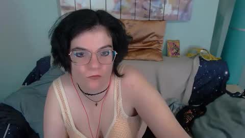 Everly online show from November 12, 2025, 3:29 am