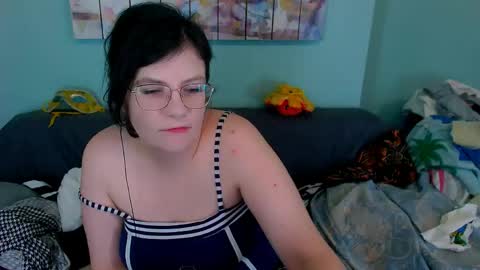 Everly online show from April 12, 2026, 10:15 pm