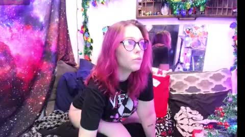 Evie online show from December 16, 2024, 4:45 am