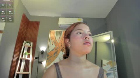 Sophia online show from December 17, 2025, 7:53 pm