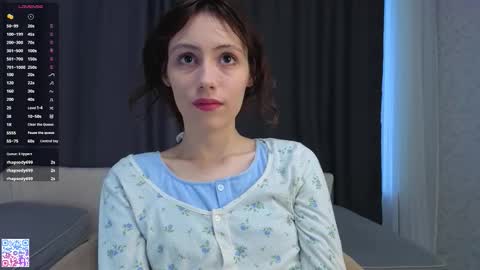 Naomi online show from October 25, 2025, 4:20 am