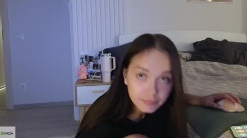 evi_woow online show from February 10, 2026, 9:41 pm