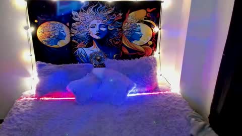 Evie99  online show from November 10, 2025, 3:22 pm