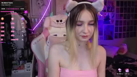 Snapshot of evie_rosen chatting on March 6, 2025, 11:20 pm Evie online show from March 6, 2025, 11:20 pm
