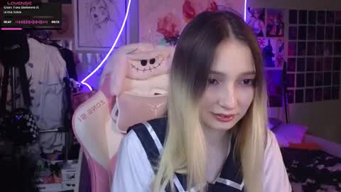 Snapshot of evie_rosen chatting on March 11, 2025, 9:04 pm Evie online show from March 11, 2025, 9:04 pm